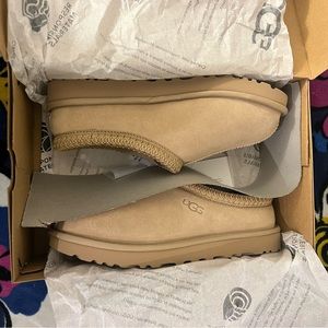 Sand Ugg tasman slippers